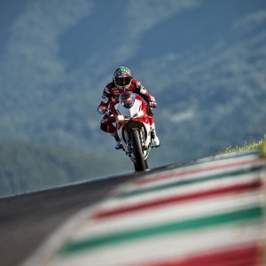 JIU YOU GAME-季后赛中，库里连续10场投出超过5个三分，刷新个人季后赛纪录！，库里季后赛生涯最高分是多少