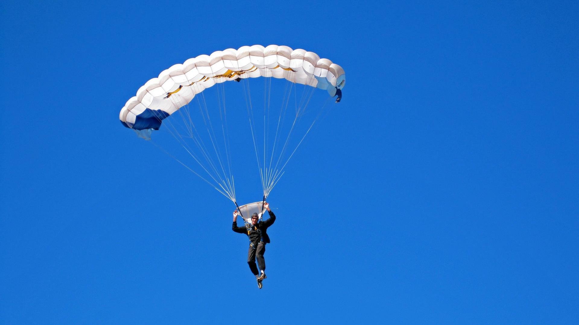 “未来科技加持：新能源引领WRC新潮流”，未来新能源是什么燃料